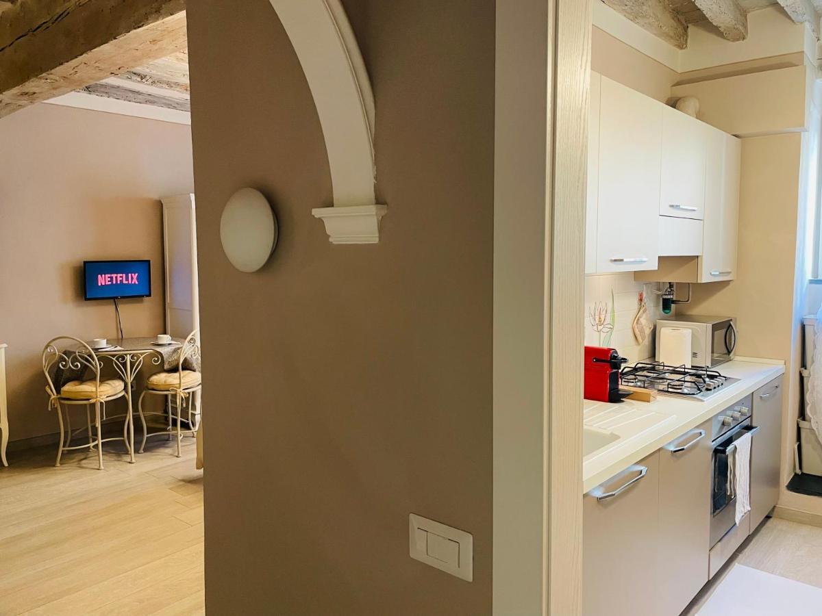 All'Interno Delle Mura Appartamento Con Wi-Fi E Netflix Lucca Bagian luar foto