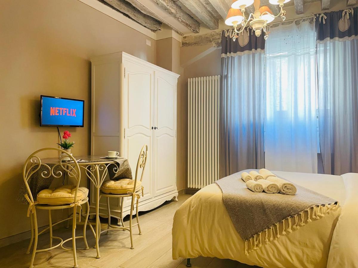 All'Interno Delle Mura Appartamento Con Wi-Fi E Netflix Lucca Bagian luar foto