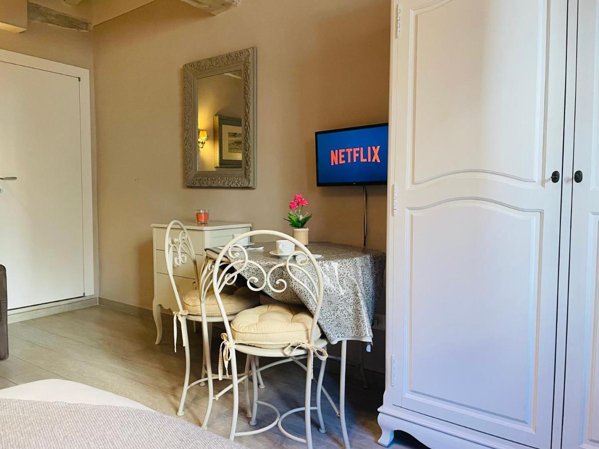 All'Interno Delle Mura Appartamento Con Wi-Fi E Netflix Lucca Bagian luar foto